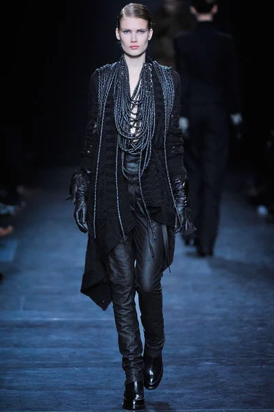 Look 9